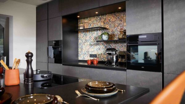 Küchen grau Wandfläche - Möbel Hugelmann