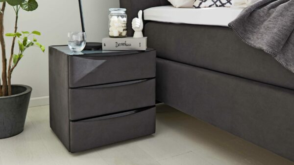 Interliving Boxspringbett Serie 1412 – Nachtkommode Typ 67