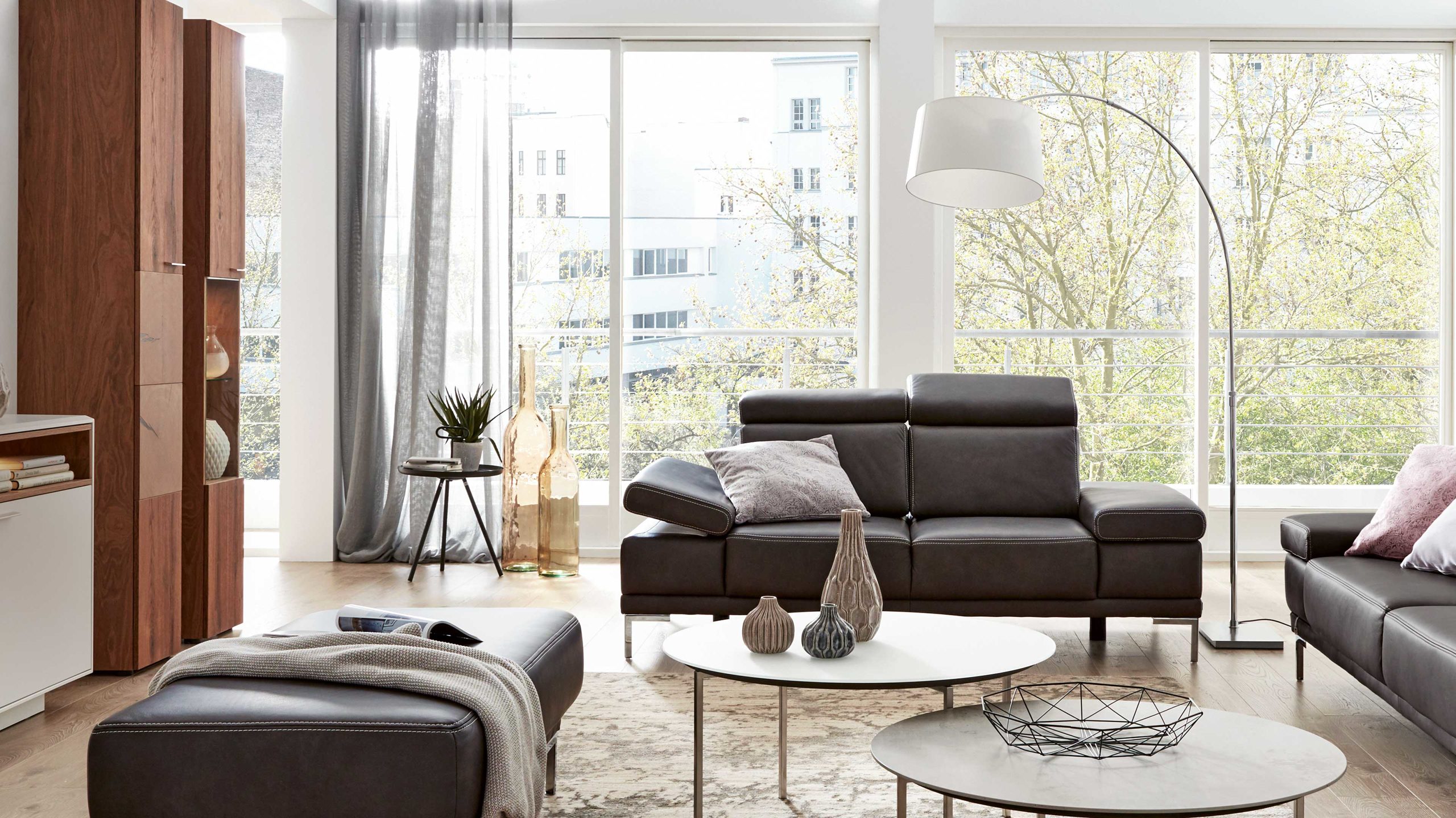 Interliving Sofa Serie 4251 – Zweisitzer 12202 mit Sitztiefenverstellung
