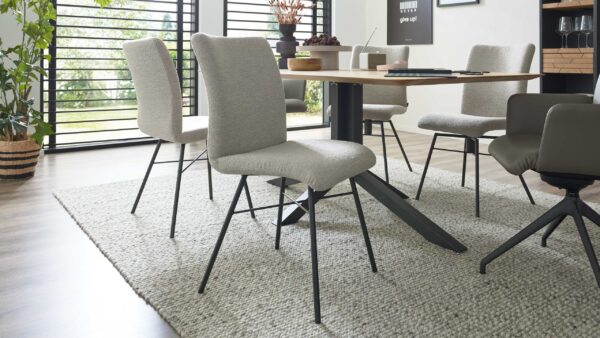 Interliving Esszimmer Serie 5115 – Vierfußstuhl Vive Four V12