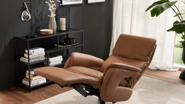 Interliving Sessel Serie 4566 – motorische Relaxfunktionen