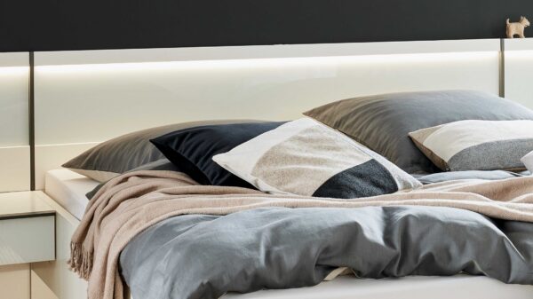 Interliving Schlafzimmer Serie 1033 – Kopfteilbeleuchtung