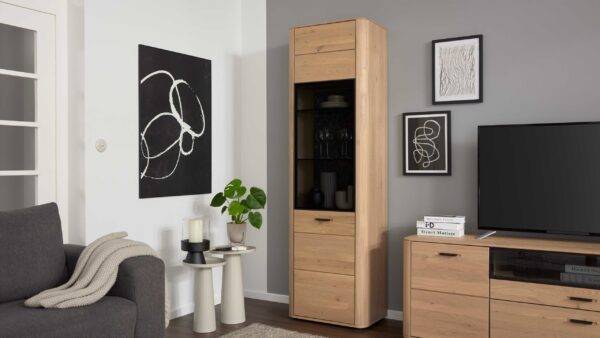 Interliving Wohnzimmer Serie 2029 – Vitrine