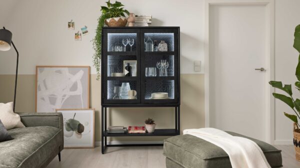 Roomio No. 2001 – Vitrine