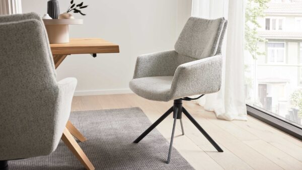 Interliving Esszimmer Serie 5118 – Armlehnstuhl 2372 Move & Turn