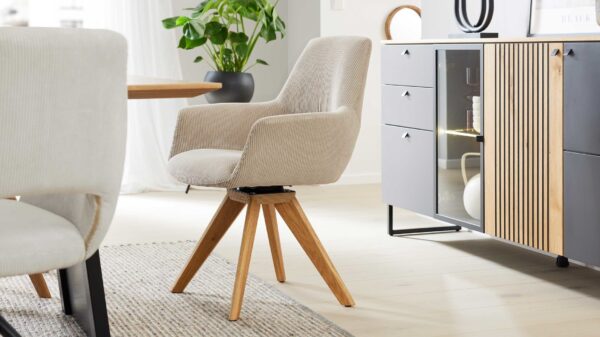 Interliving Esszimmer Serie 5605 – Armlehnstuhl 2282-47 mit Dreh- und Rückfunktion