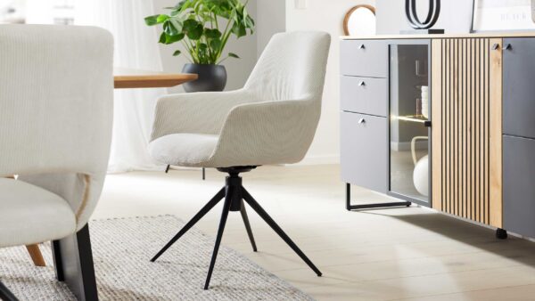 Interliving Esszimmer Serie 5605 – Armlehnstuhl 2282-04 mit Dreh- und Rückholfunktion
