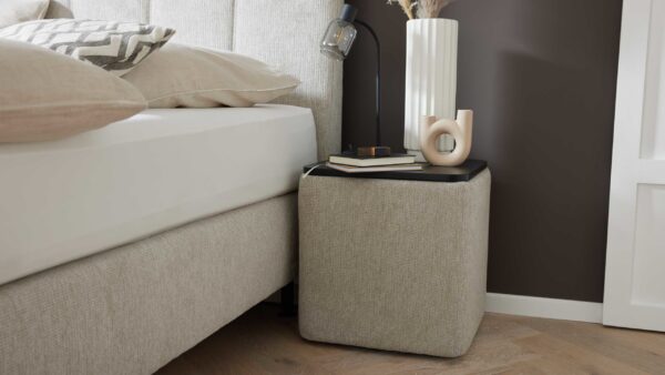 Interliving Boxspringbett Serie 1418 – Nachtkonsole 85138