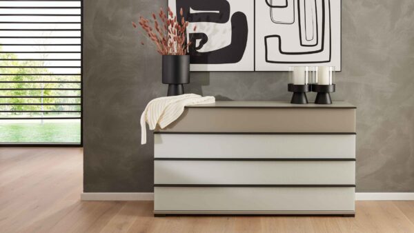 Interliving Schlafzimmer Serie 1032 – Schubladenkommode 275