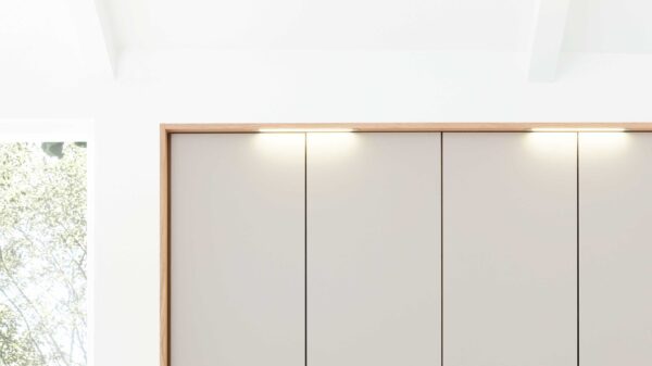 Interliving Schlafzimmer Serie 1023 – Stab-Beleuchtung 90351