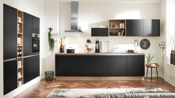 Interliving Küche Serie 3024 mit AEG-Einbaugeräten